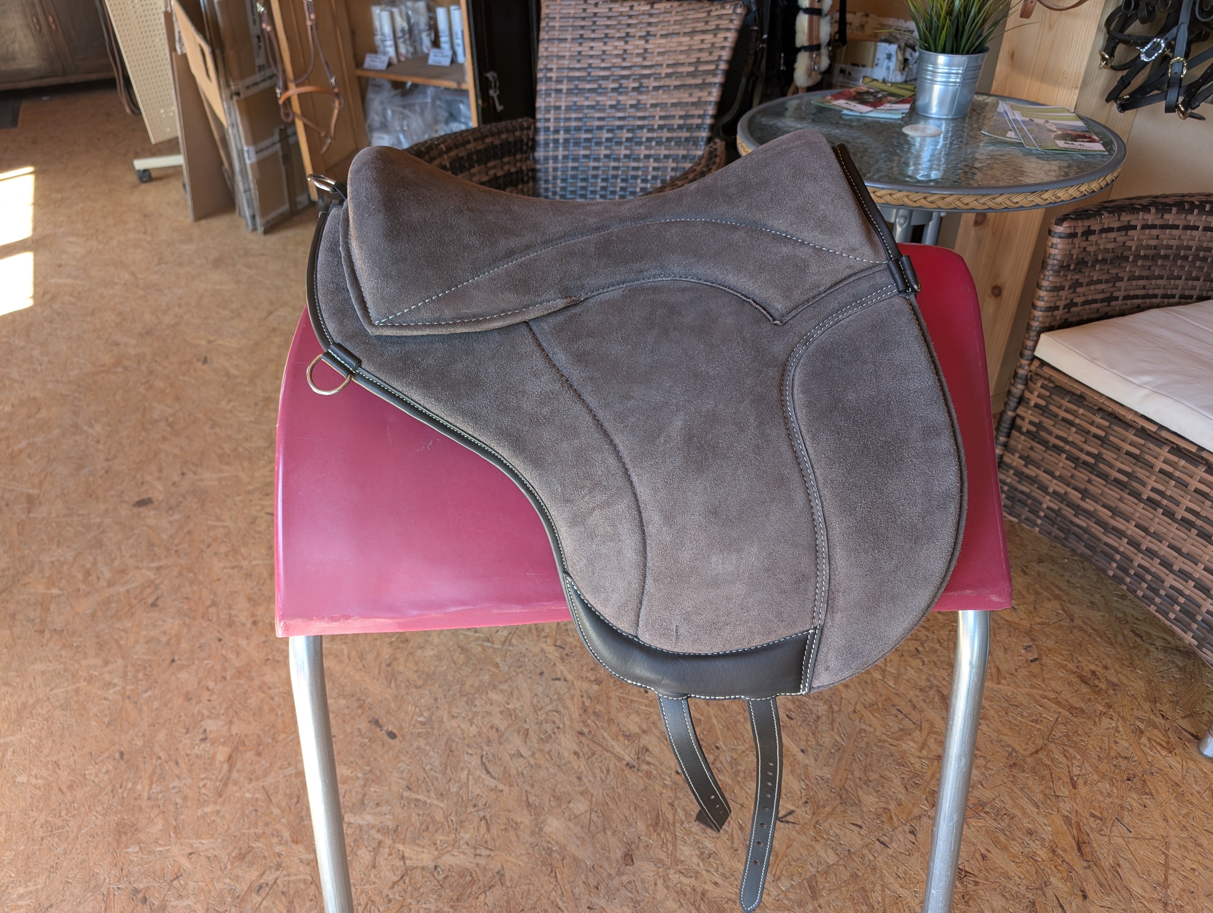 Einzelstück - "ALIVIO IMPULSO" WILDLEDER Dressur Reitpad - WBS Kanal - SLIM Filzkissen - Kniepauschen