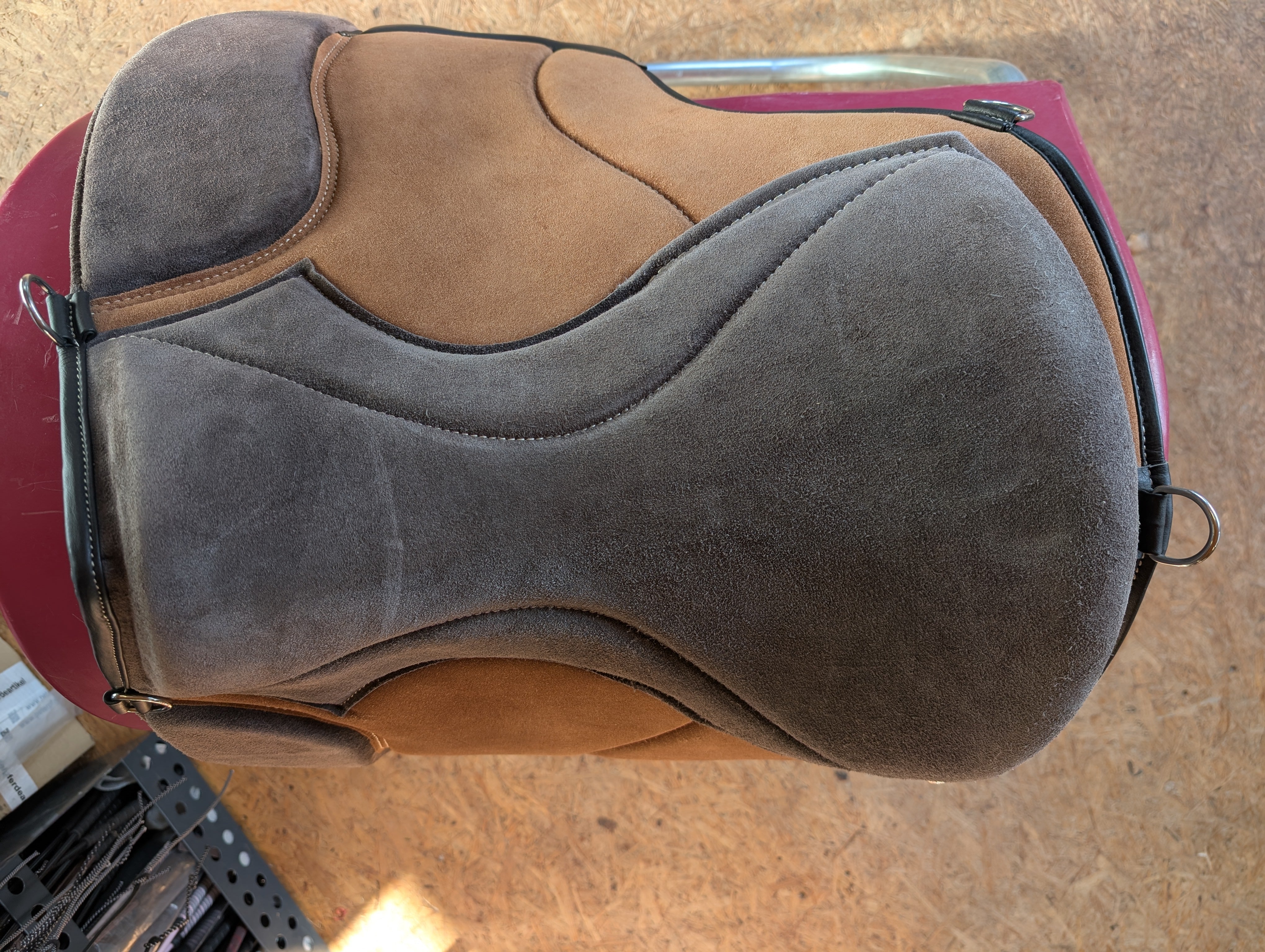 "ALIVIO IMPULSO" SUEDE dressage riding pad - WBS channel - SLIM felt cushion - knee blocks