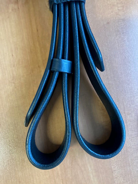 Paire unique d'étrivières baroques, décorées - noir - doré