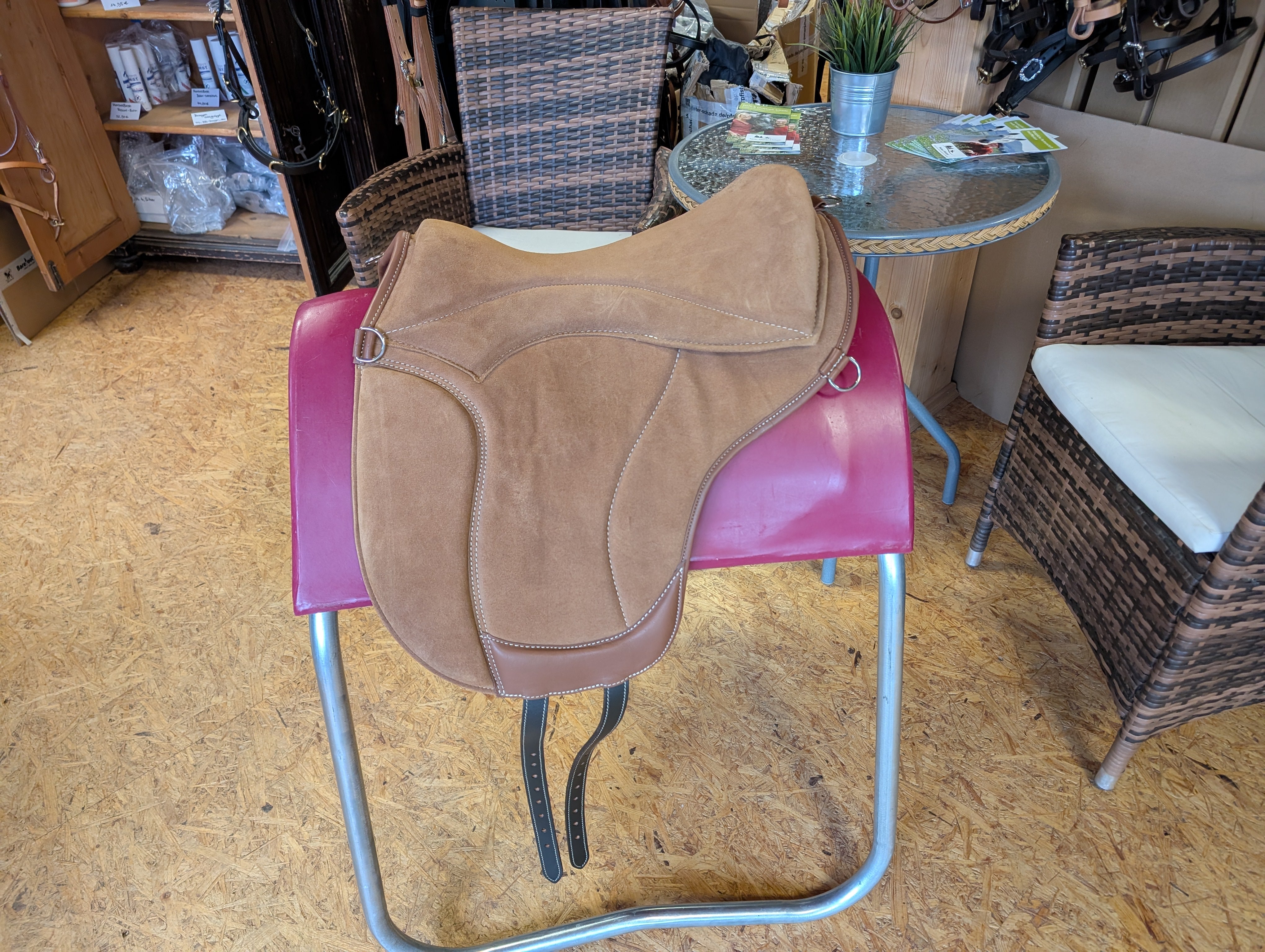 "ALIVIO IMPULSO" SUEDE dressage riding pad - WBS channel - SLIM felt cushion - knee blocks