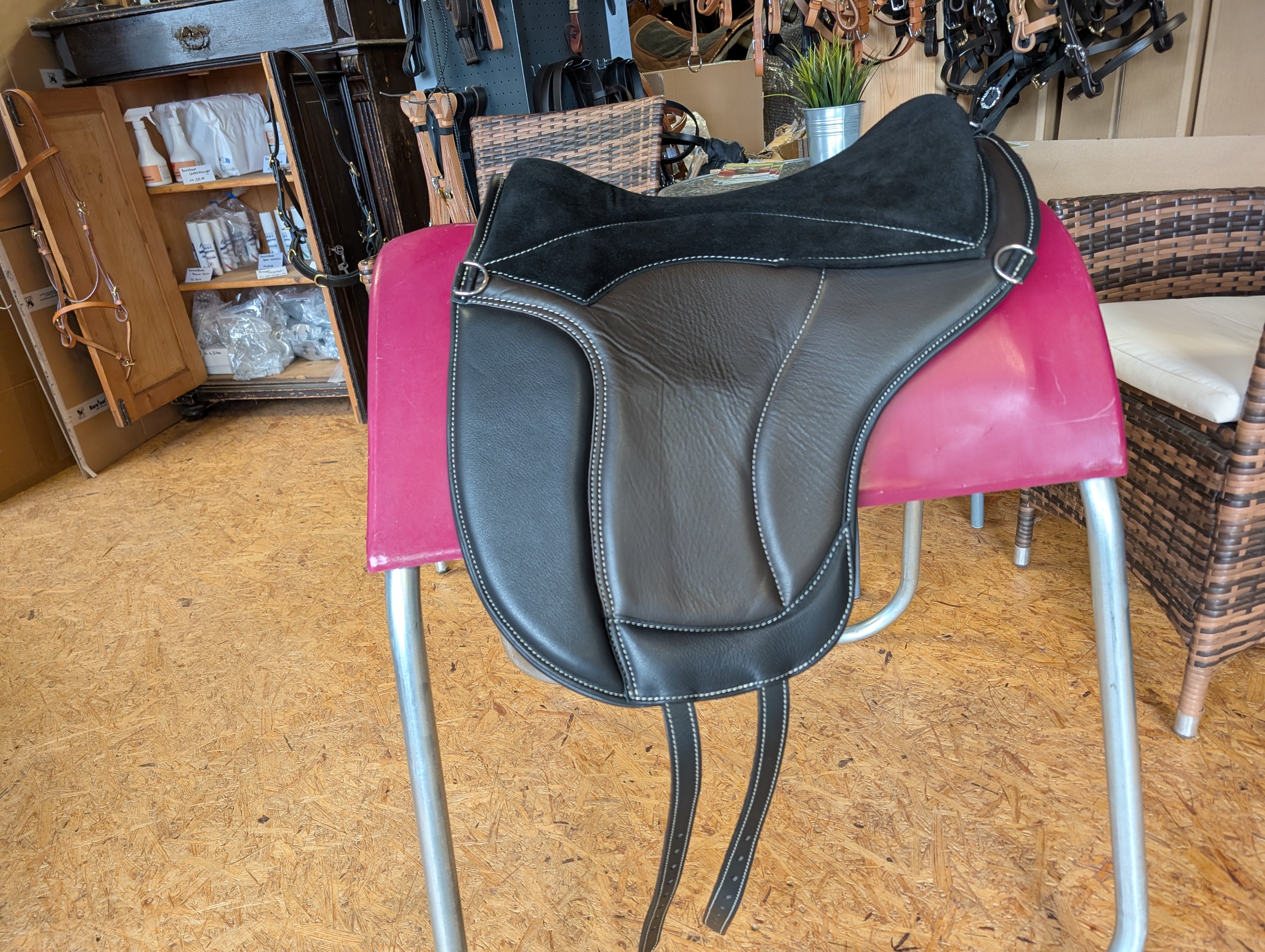 "ALIVIO IMPULSO" NAPPALEDER dressage riding pad - WBS channel - SLIM felt cushion - knee blocks