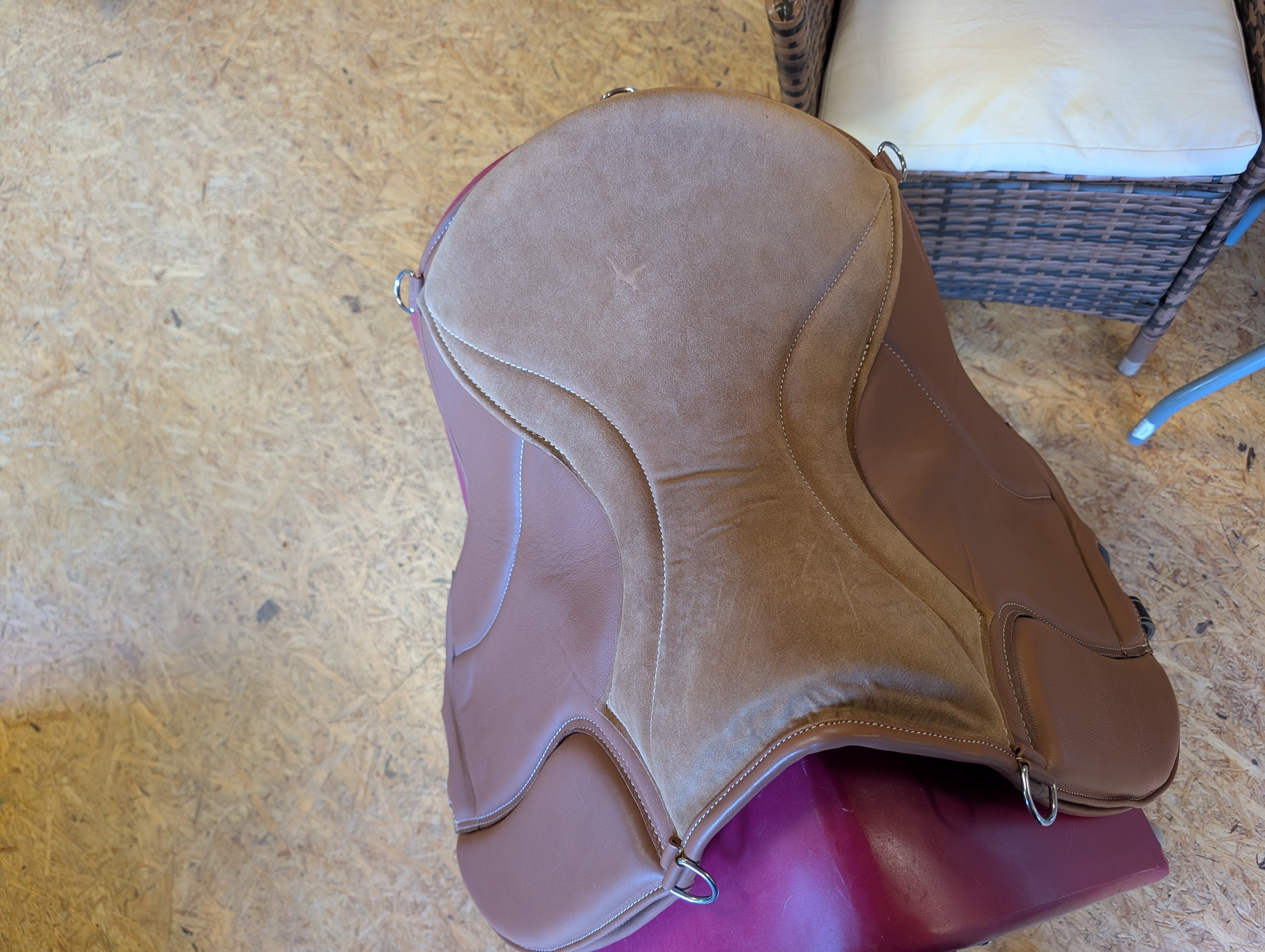 Tapis d'équitation de dressage NAPPALEDER "ALIVIO IMPULSO" - Canal WBS - Coussin en feutre SLIM - Cales genoux