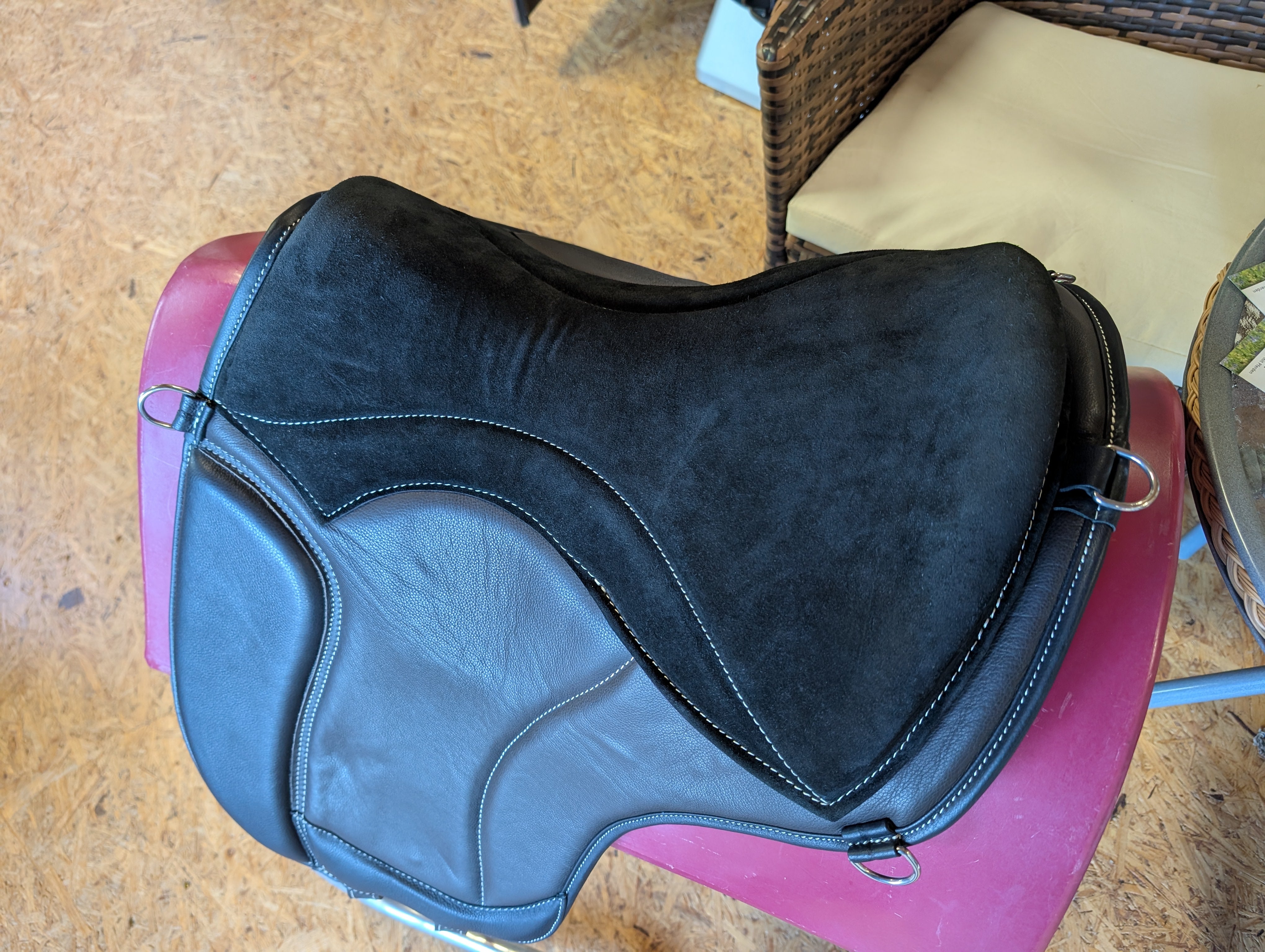 Tapis d'équitation de dressage NAPPALEDER "ALIVIO IMPULSO" - Canal WBS - Coussin en feutre SLIM - Cales genoux