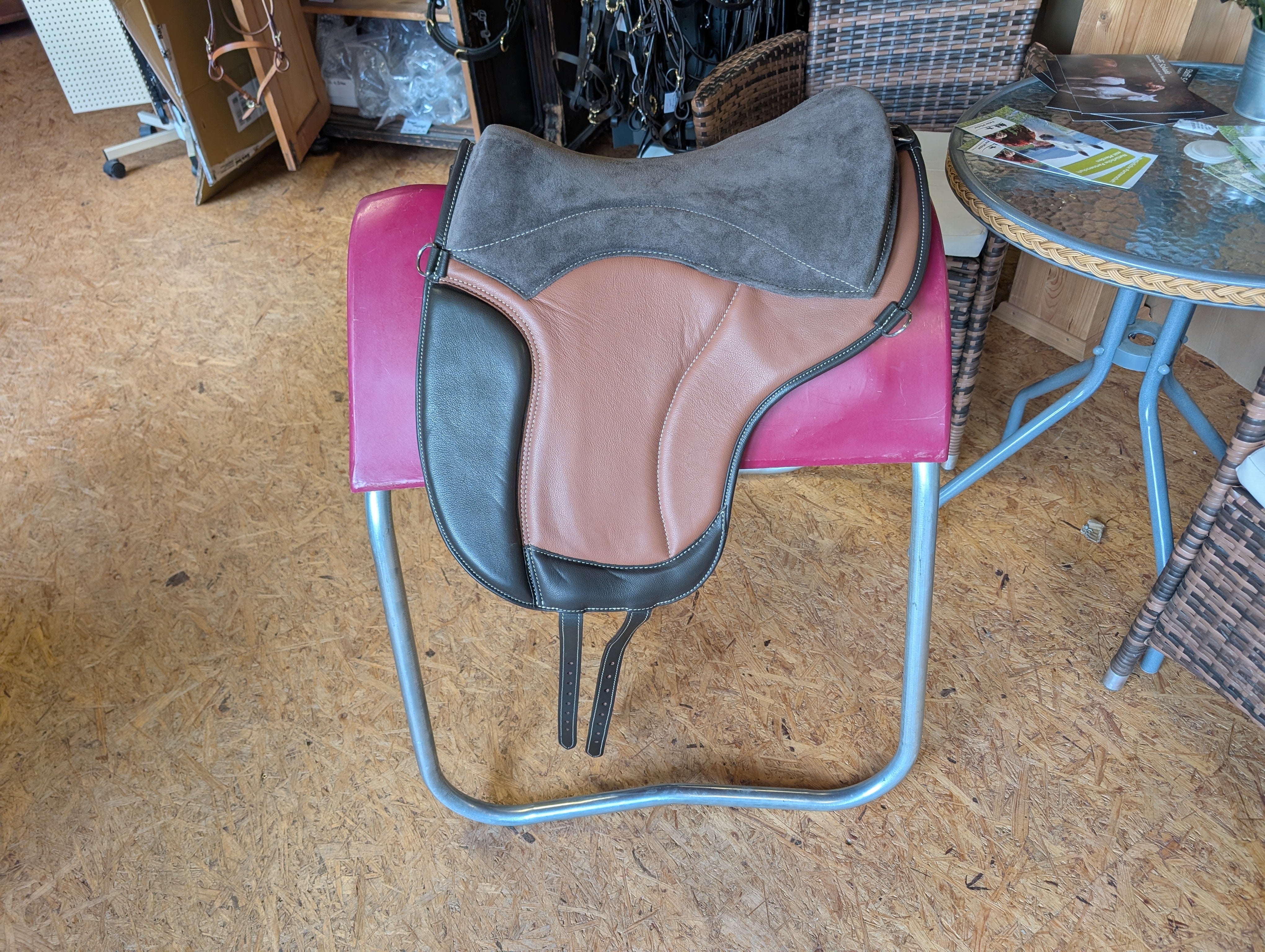 Tapis d'équitation de dressage NAPPALEDER "ALIVIO IMPULSO" - Canal WBS - Coussin en feutre SLIM - Cales genoux
