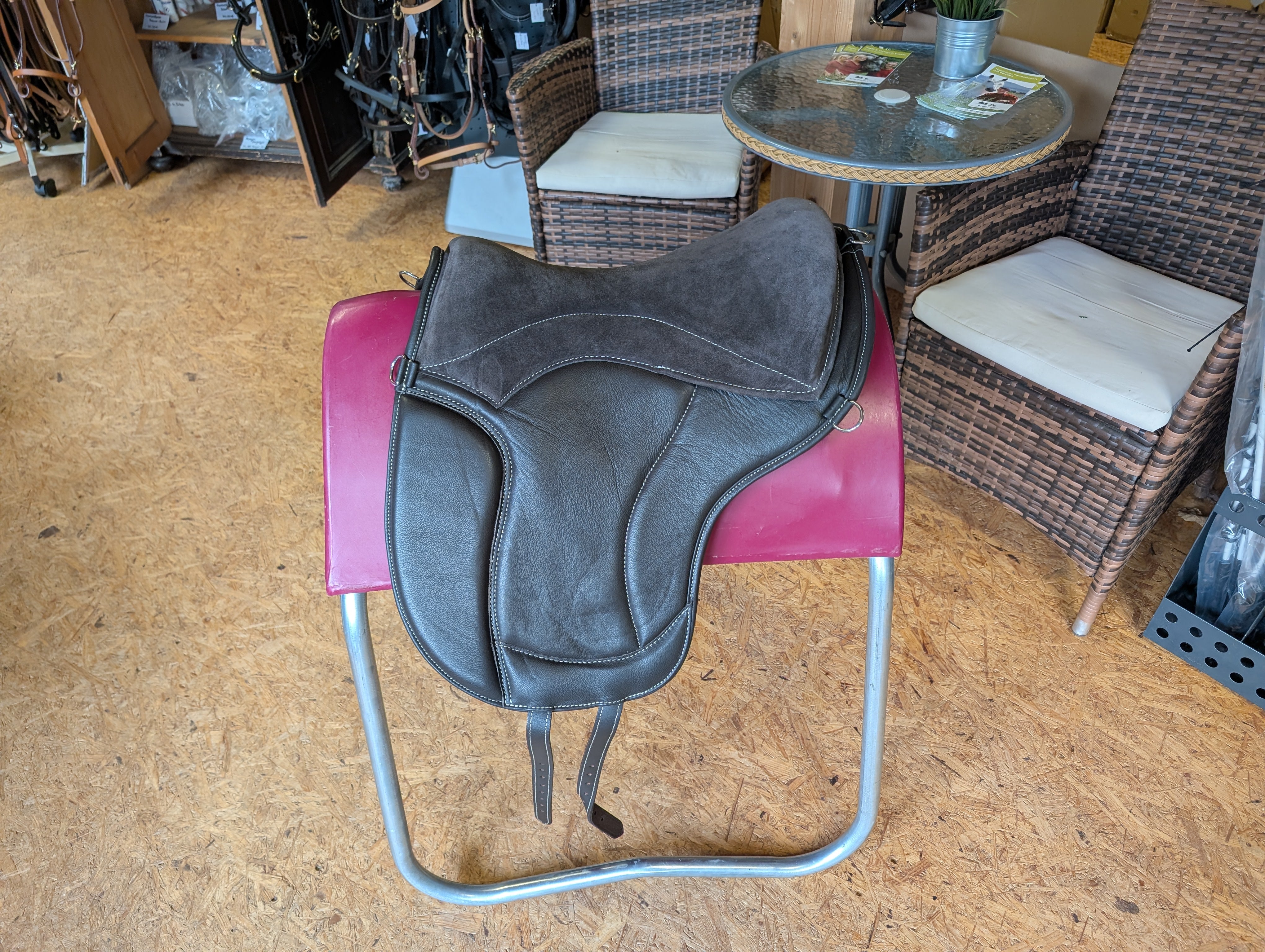 Einzelstück - "ALIVIO IMPULSO" NAPPALEDER Dressur Reitpad - WBS Kanal - SLIM Filzkissen - Kniepauschen