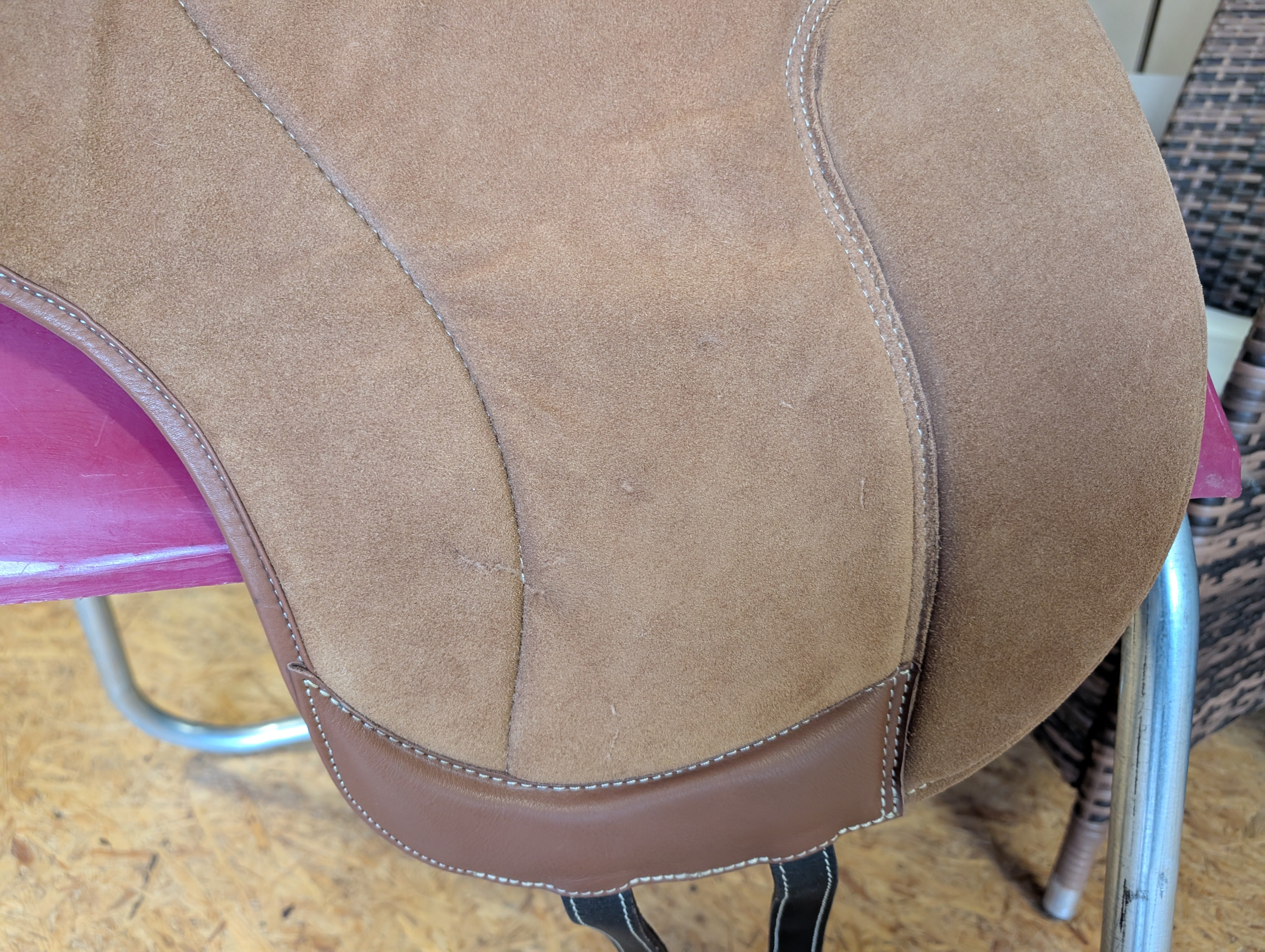 "ALIVIO IMPULSO" SUEDE dressage riding pad - WBS channel - SLIM felt cushion - knee blocks