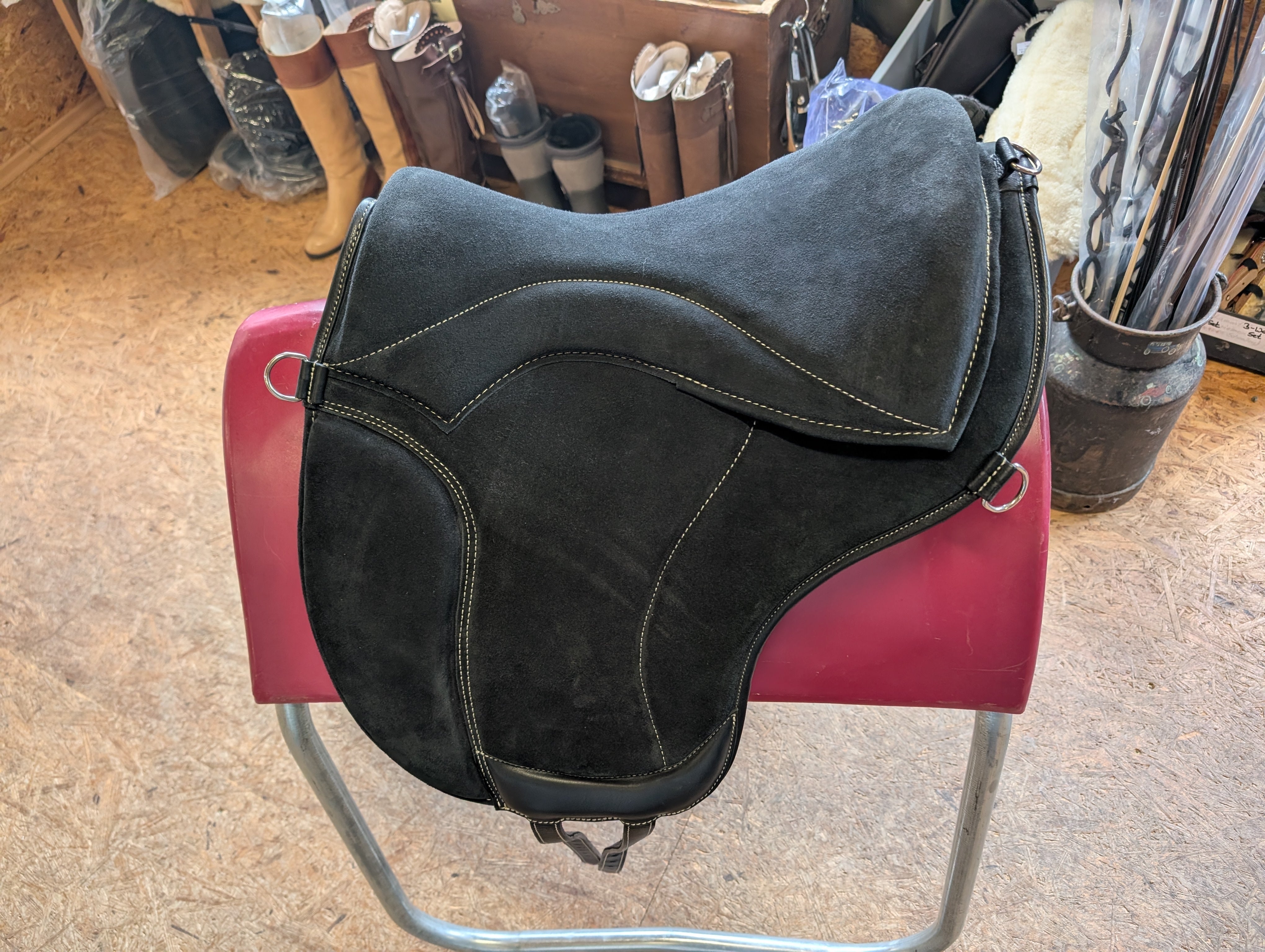 "ALIVIO IMPULSO" SUEDE dressage riding pad - WBS channel - SLIM felt cushion - knee blocks