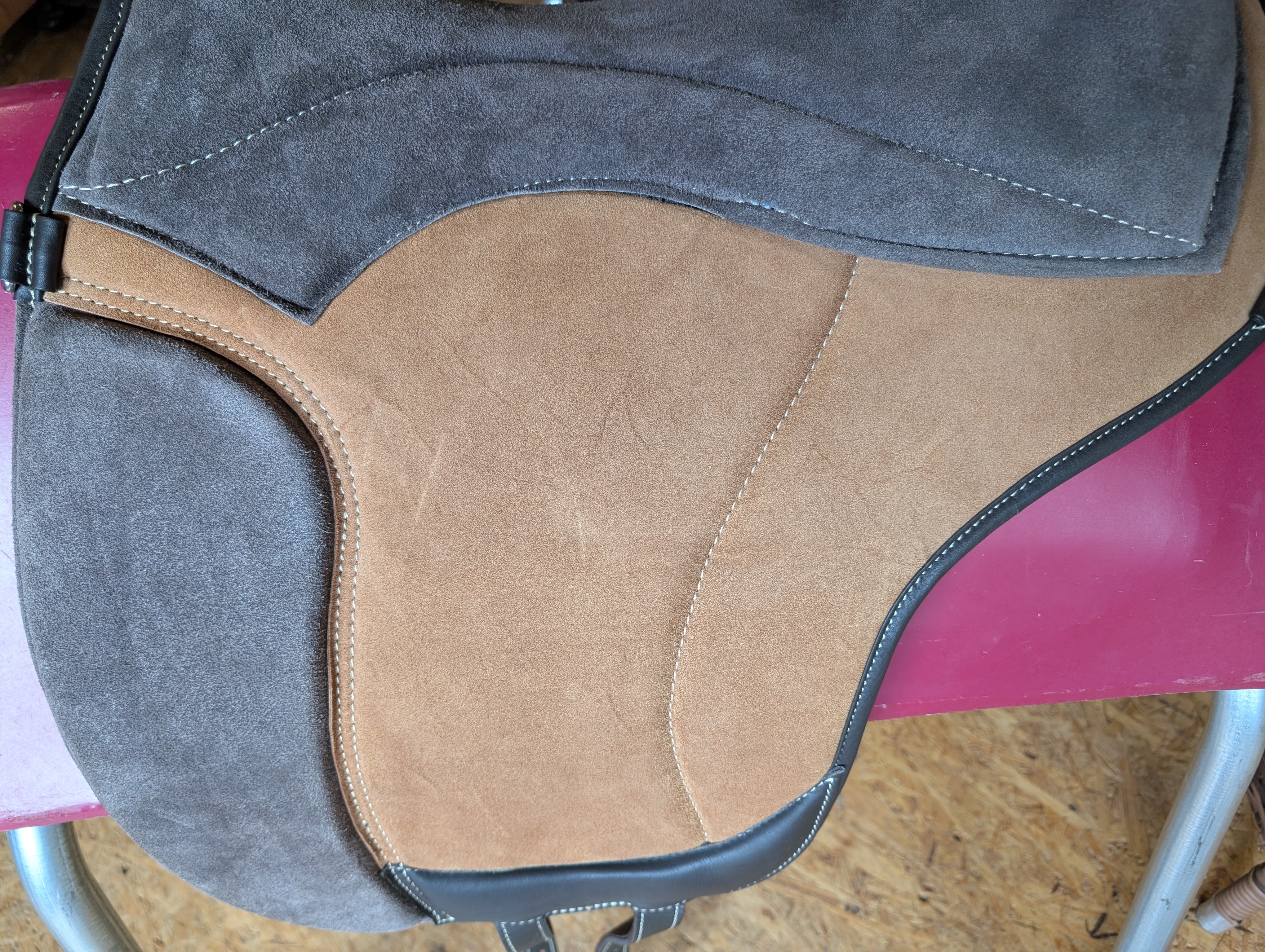 "ALIVIO IMPULSO" SUEDE dressage riding pad - WBS channel - SLIM felt cushion - knee blocks