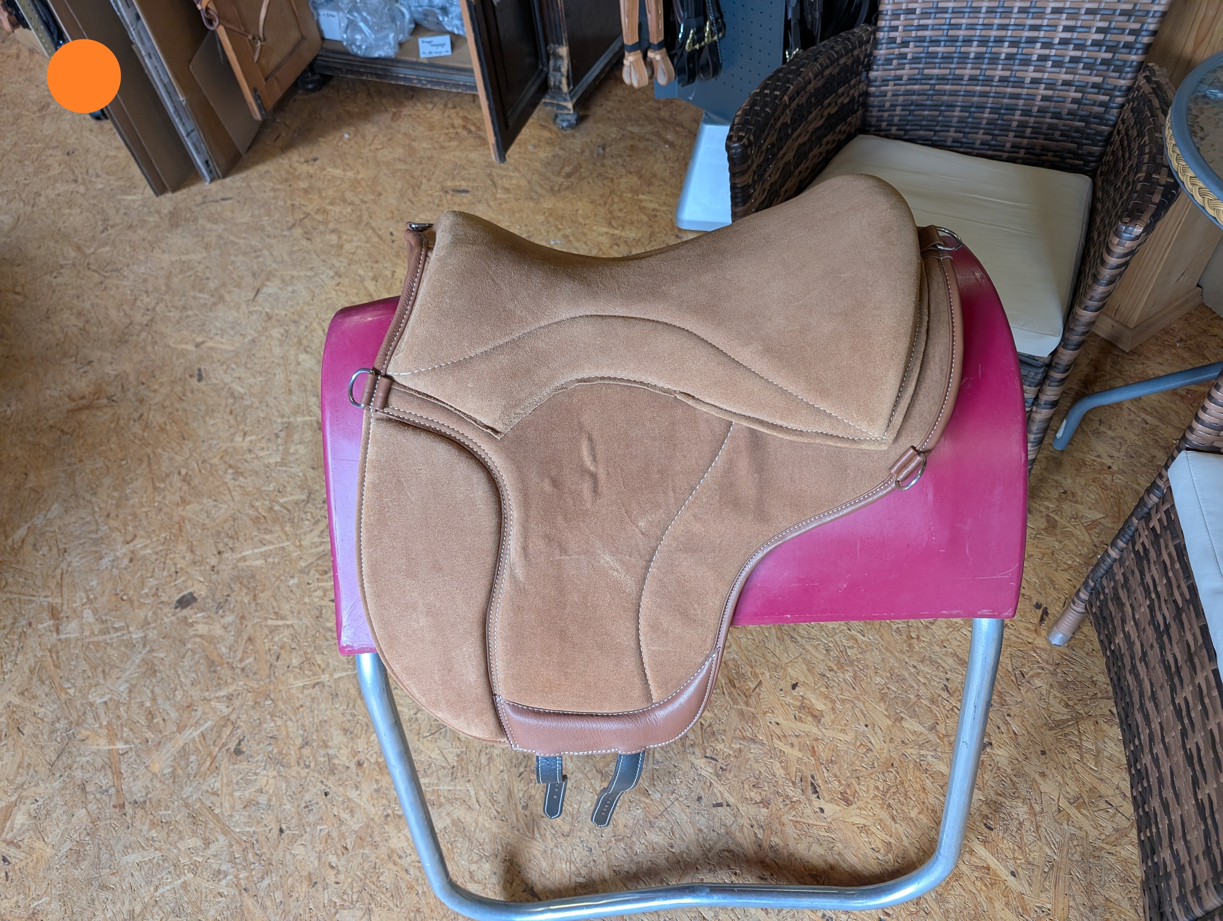 "ALIVIO IMPULSO" SUEDE dressage riding pad - WBS channel - SLIM felt cushion - knee blocks