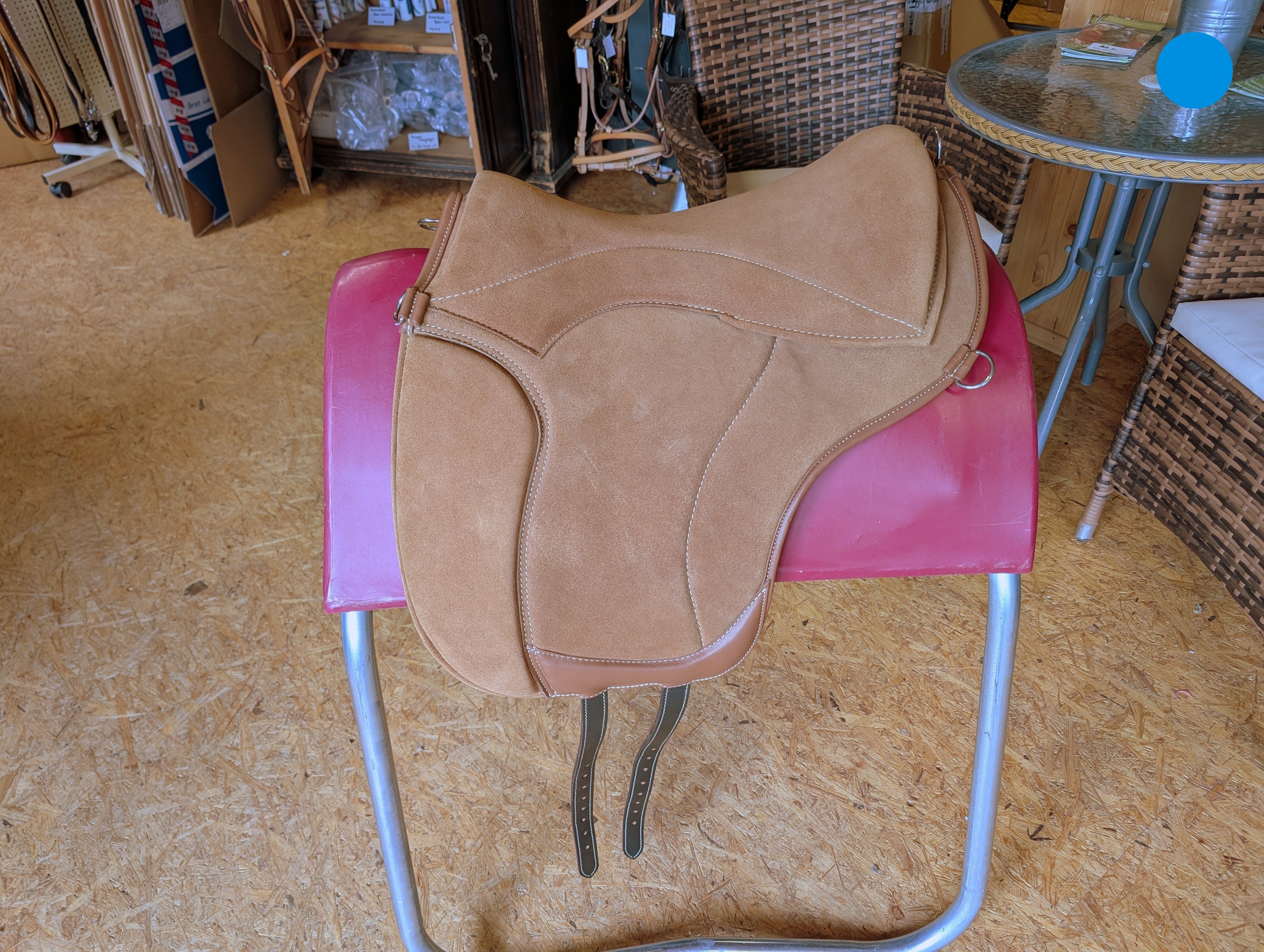 Tapis d'équitation de dressage "ALIVIO IMPULSO" SUEDE - Canal WBS - Coussin en feutre SLIM - Cales genoux