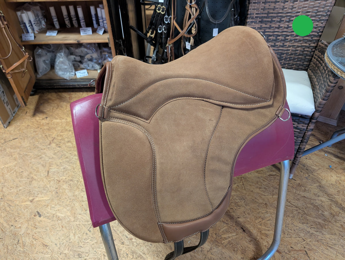 Tapis d'équitation de dressage "ALIVIO IMPULSO" SUEDE - Canal WBS - Coussin en feutre SLIM - Cales genoux