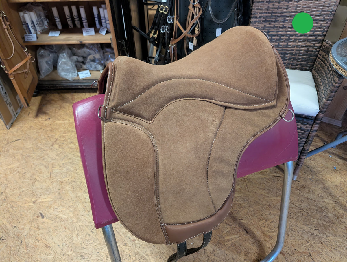 Tapis d'équitation de dressage "ALIVIO IMPULSO" SUEDE - Canal WBS - Coussin en feutre SLIM - Cales genoux