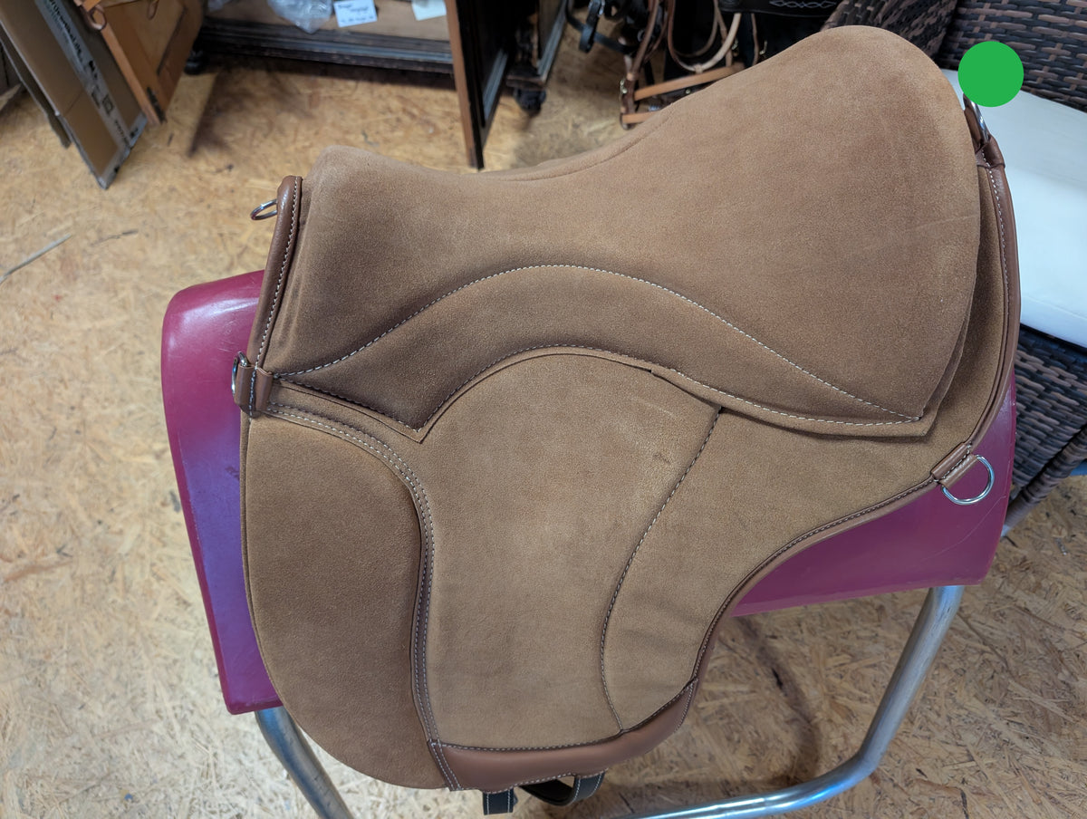 Tapis d'équitation de dressage "ALIVIO IMPULSO" SUEDE - Canal WBS - Coussin en feutre SLIM - Cales genoux