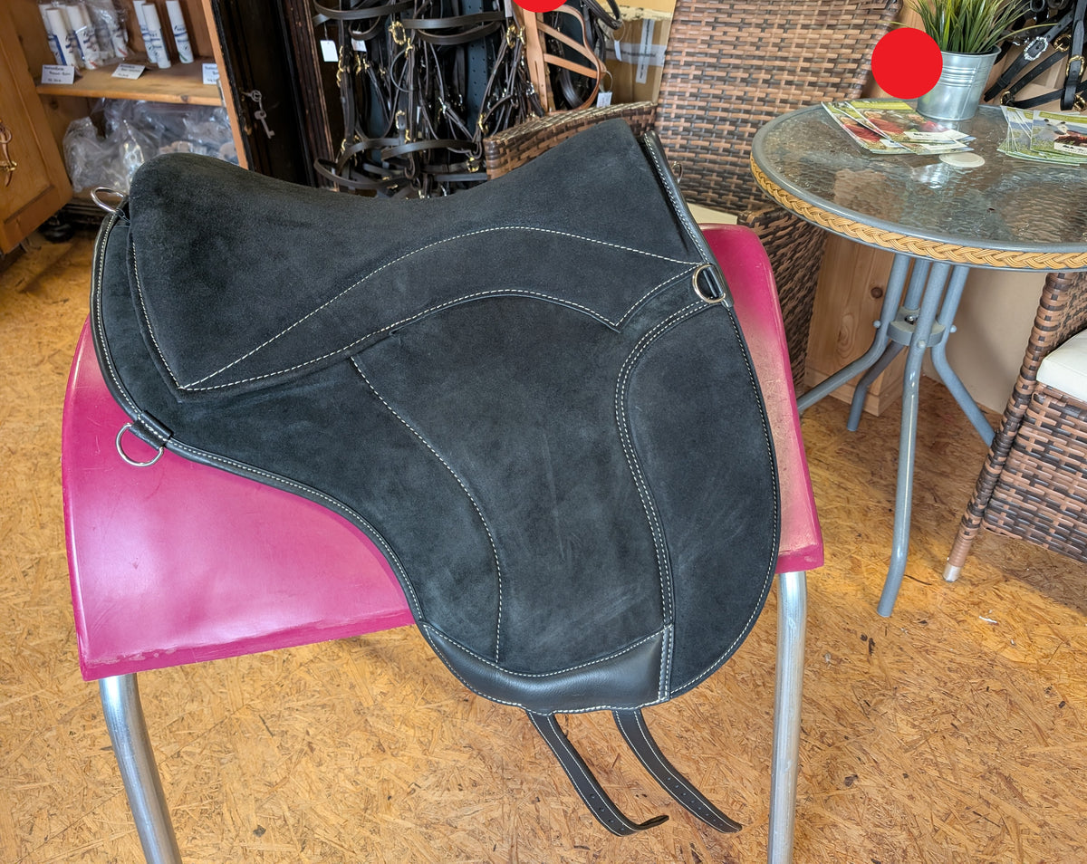 Tapis d'équitation de dressage "ALIVIO IMPULSO" SUEDE - Canal WBS - Coussin en feutre SLIM - Cales genoux