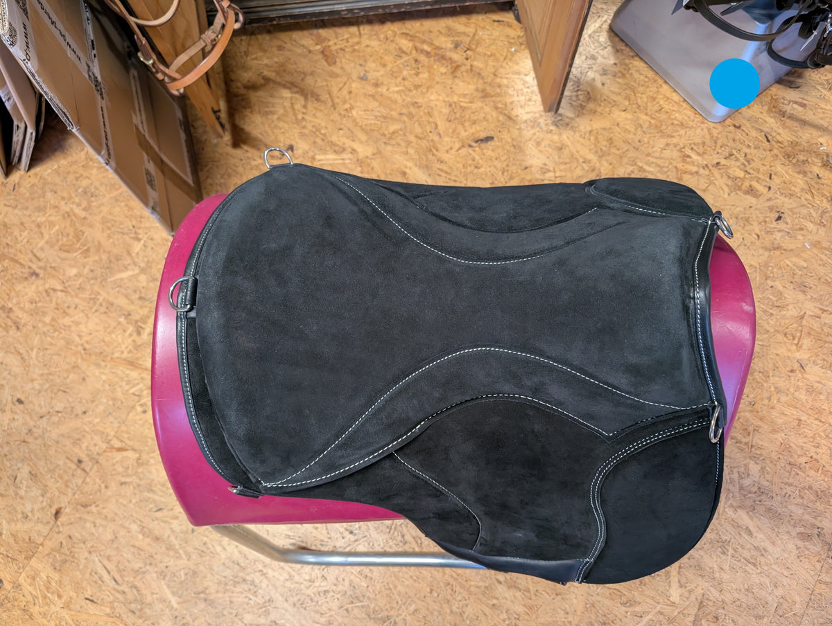 Tapis d'équitation de dressage "ALIVIO IMPULSO" SUEDE - Canal WBS - Coussin en feutre SLIM - Cales genoux