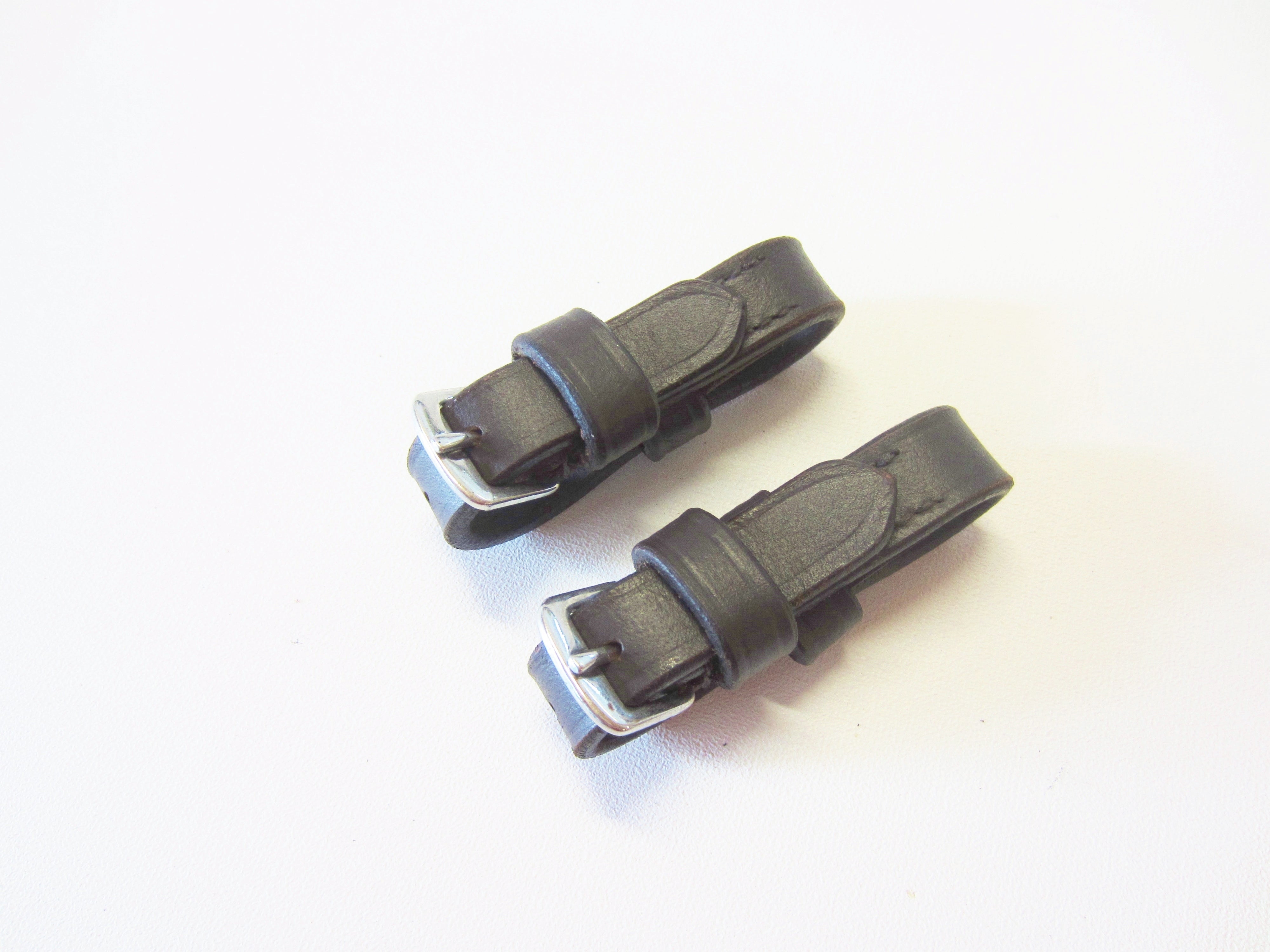 1 pair of classic bit straps for buckling onto a Cavecon or cavesson