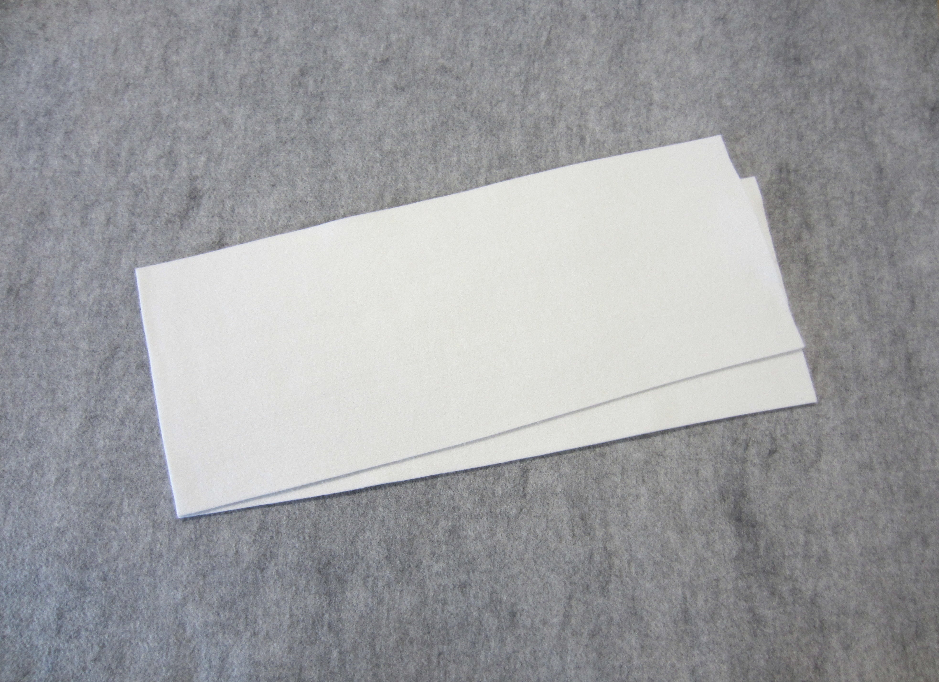Pour découper 1 paire d'inserts en feutre de 5 mm de hauteur - pour rembourrage, équilibrage pour tapis de selle ou tapis