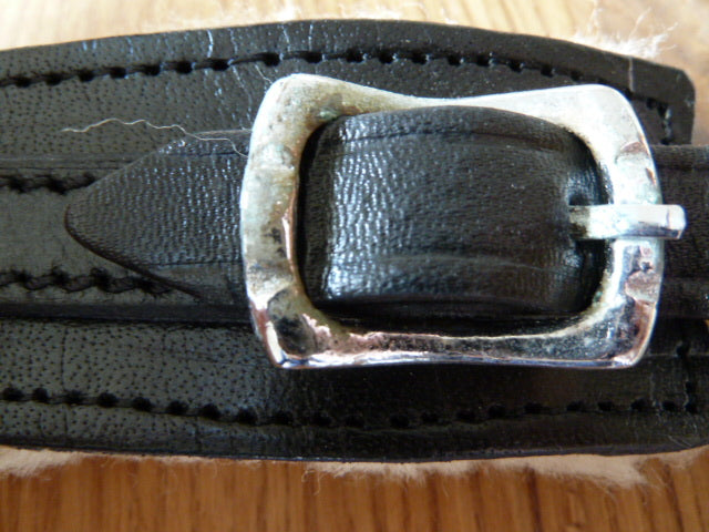 Muserolle rembourrée en peau de mouton véritable et mentonnière dans un ensemble -B-stock-
