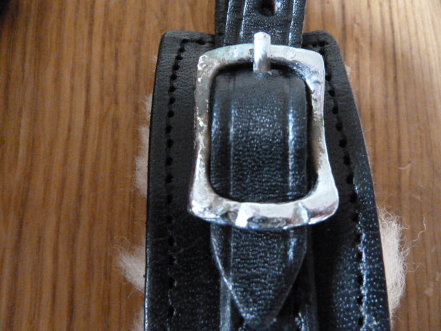 Real sheepskin padded noseband plus chin strap in a set -B-stock-