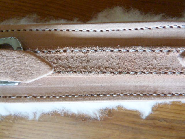Muserolle rembourrée en peau de mouton véritable et mentonnière en argent naturel dans un ensemble -B-stock-