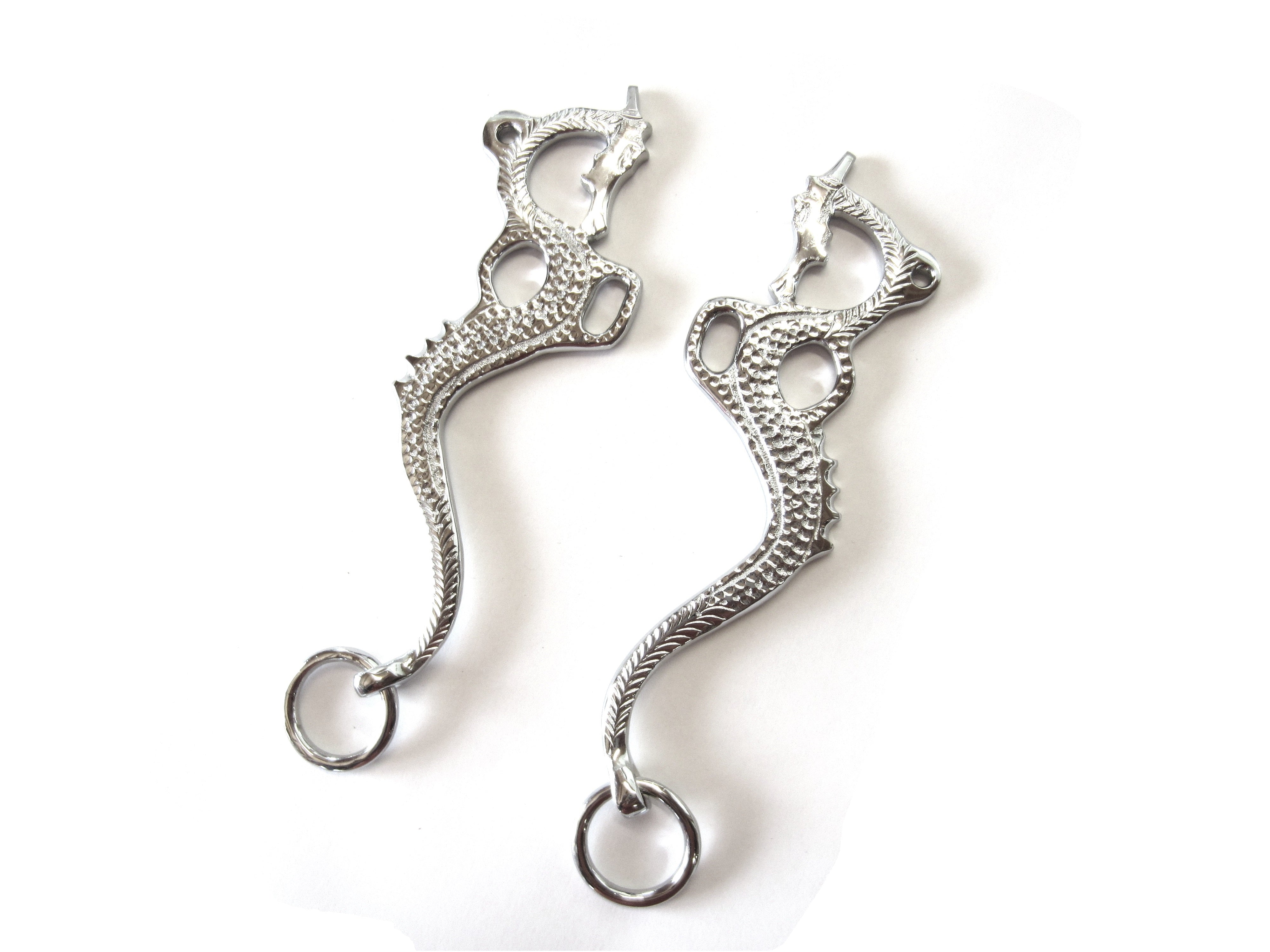 Hackamore "Dragon" couleur or ou argent - 1 paire de cuisses décorées