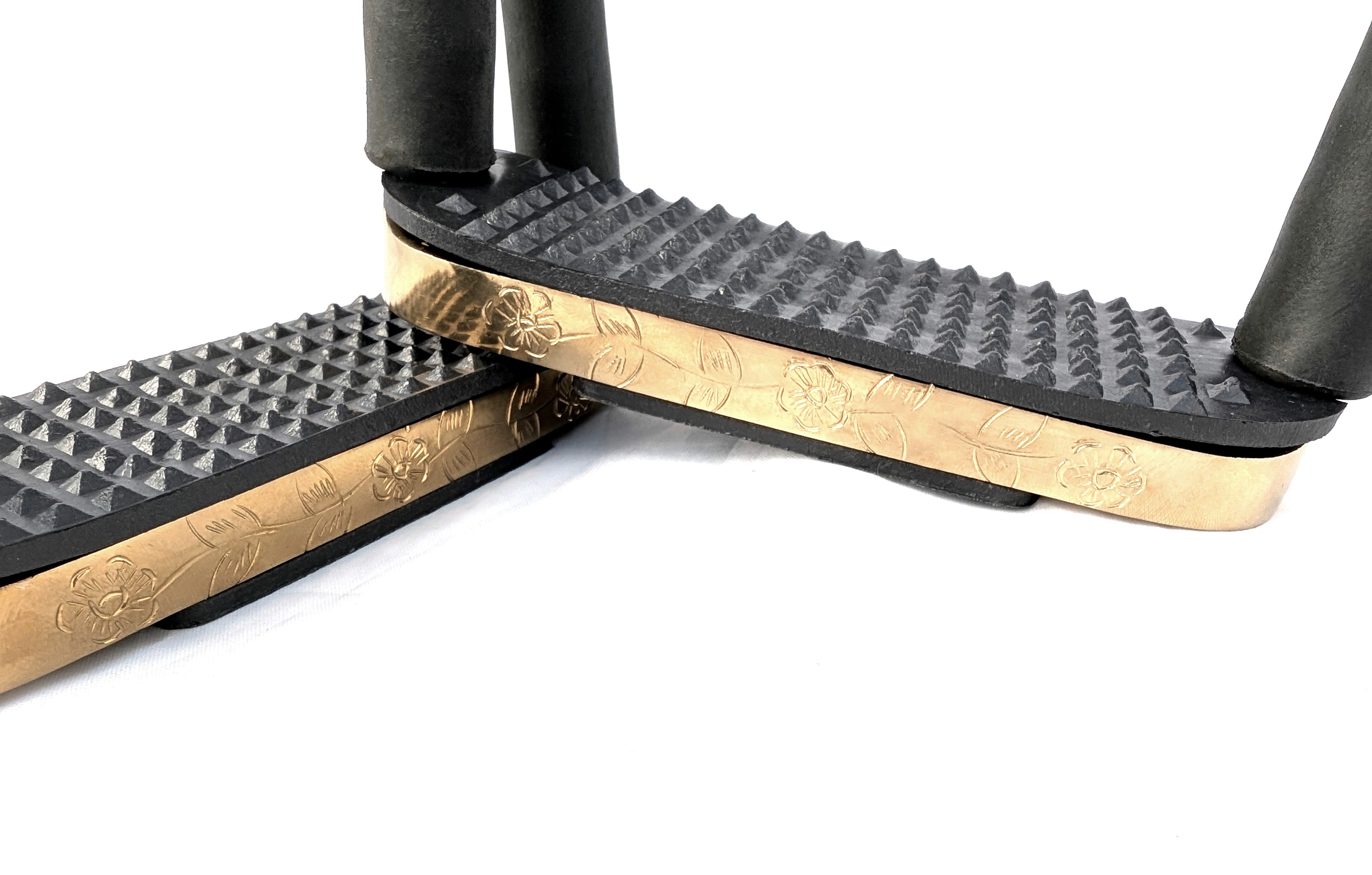 Edler Sicherheits-Steigbügel mit Gelenken, 90° gedreht, in Farbe GOLD - Messing, verziert , 1 Paar