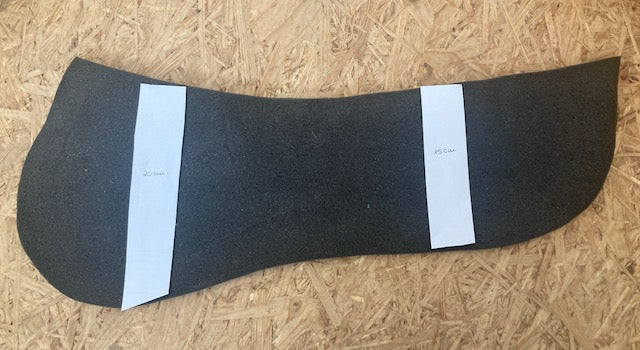 Einzelpaare und Einzelstücke Einlagen oder Zuschnitte für Sattelunterlagen oder Pads, verschiedene Formen und Materialien