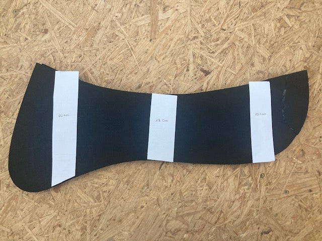 Einzelpaare und Einzelstücke Einlagen oder Zuschnitte für Sattelunterlagen oder Pads, verschiedene Formen und Materialien