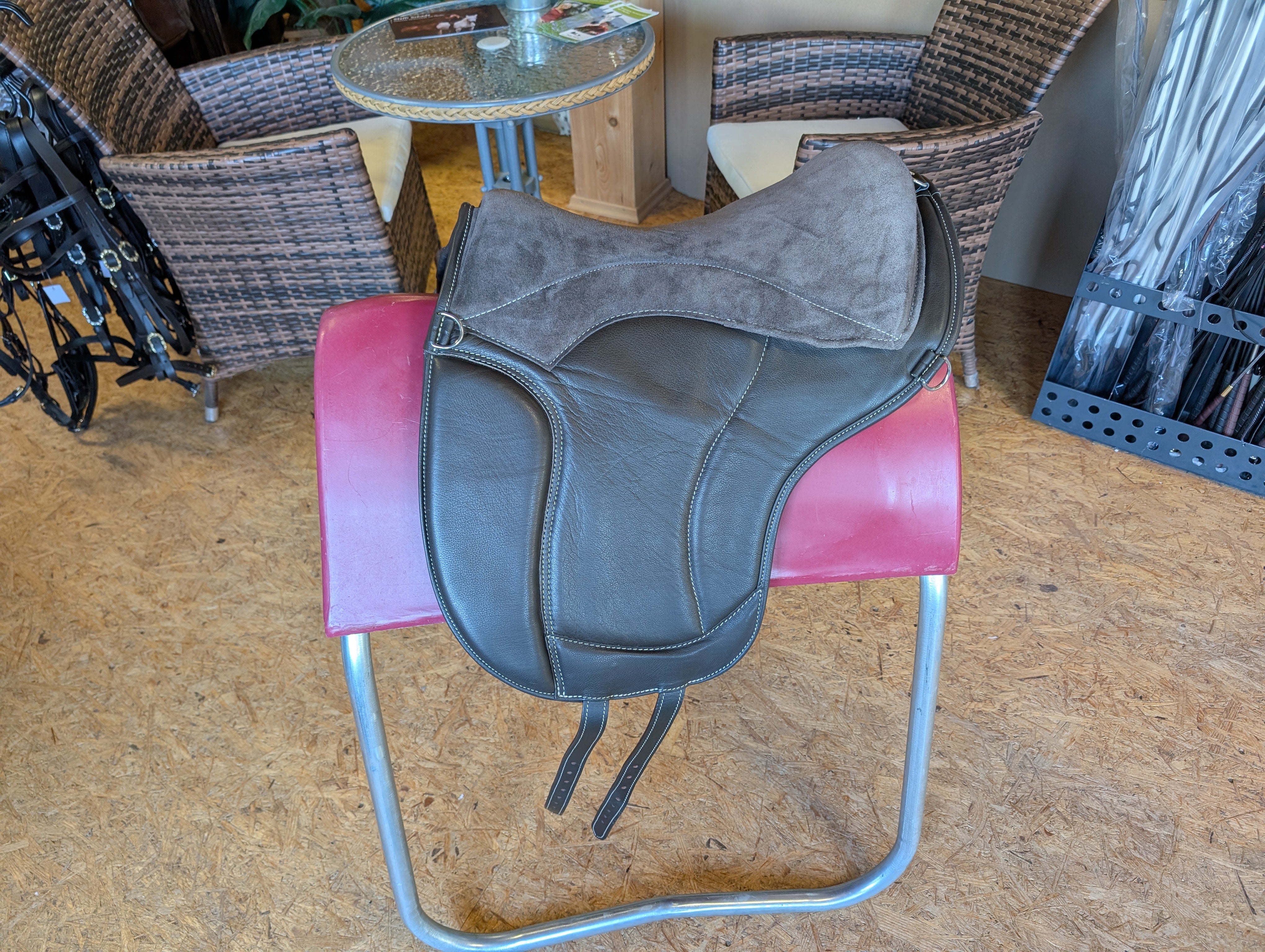 Tapis d'équitation de dressage NAPPALEDER "ALIVIO IMPULSO" - Canal WBS - Coussin en feutre SLIM - Cales genoux