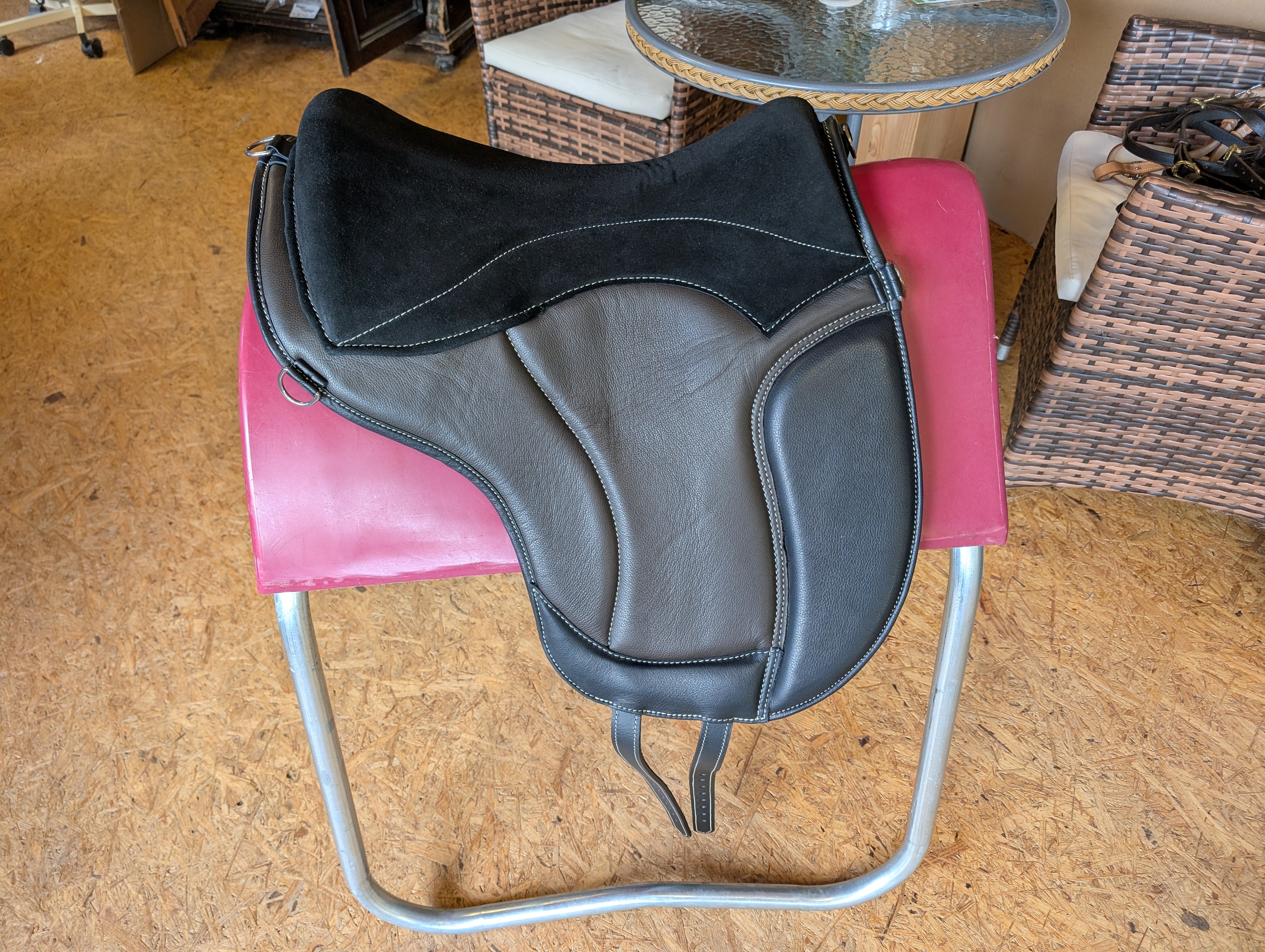 Tapis d'équitation de dressage NAPPALEDER "ALIVIO IMPULSO" - Canal WBS - Coussin en feutre SLIM - Cales genoux