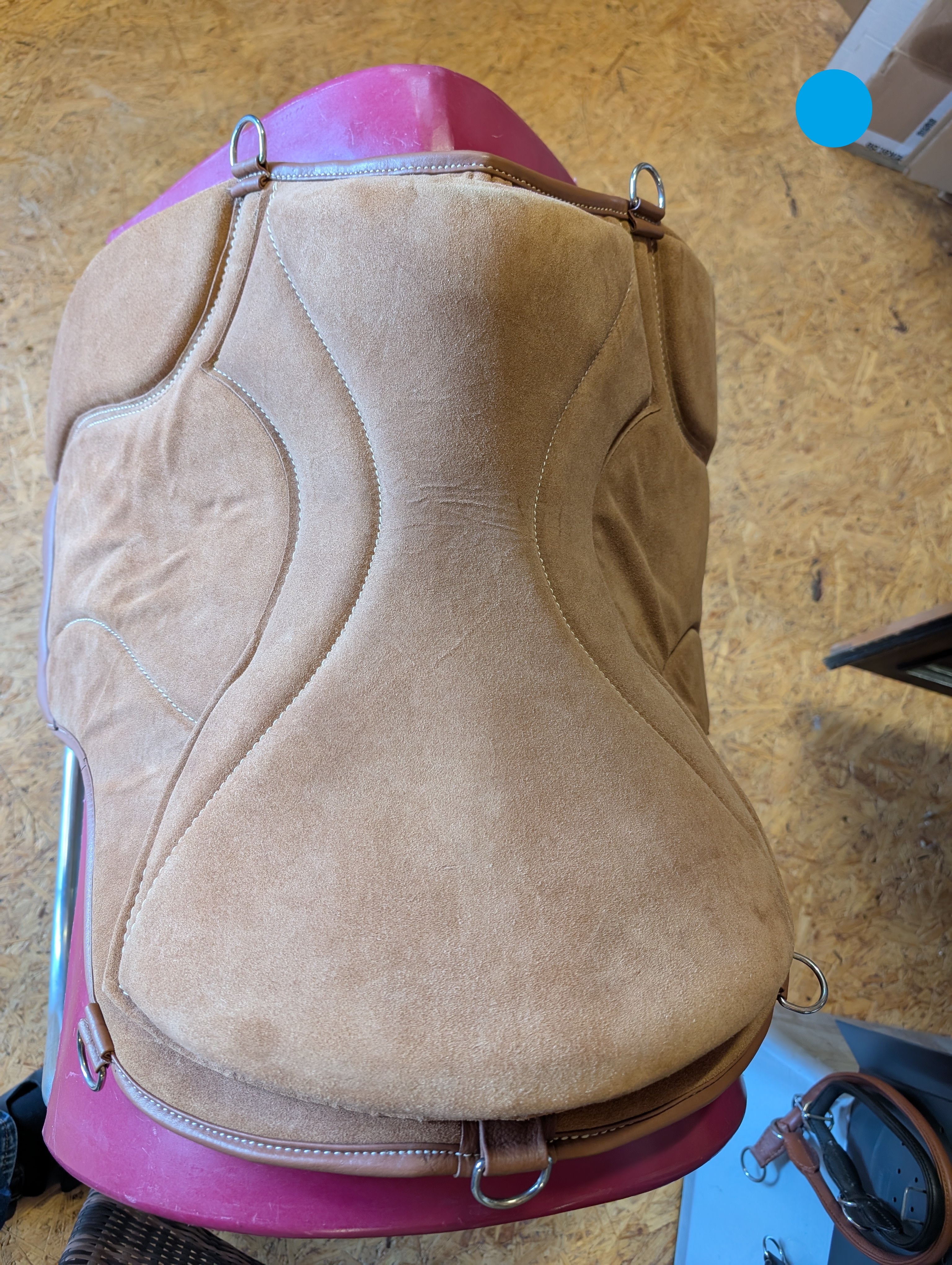 Tapis d'équitation de dressage "ALIVIO IMPULSO" SUEDE - Canal WBS - Coussin en feutre SLIM - Cales genoux