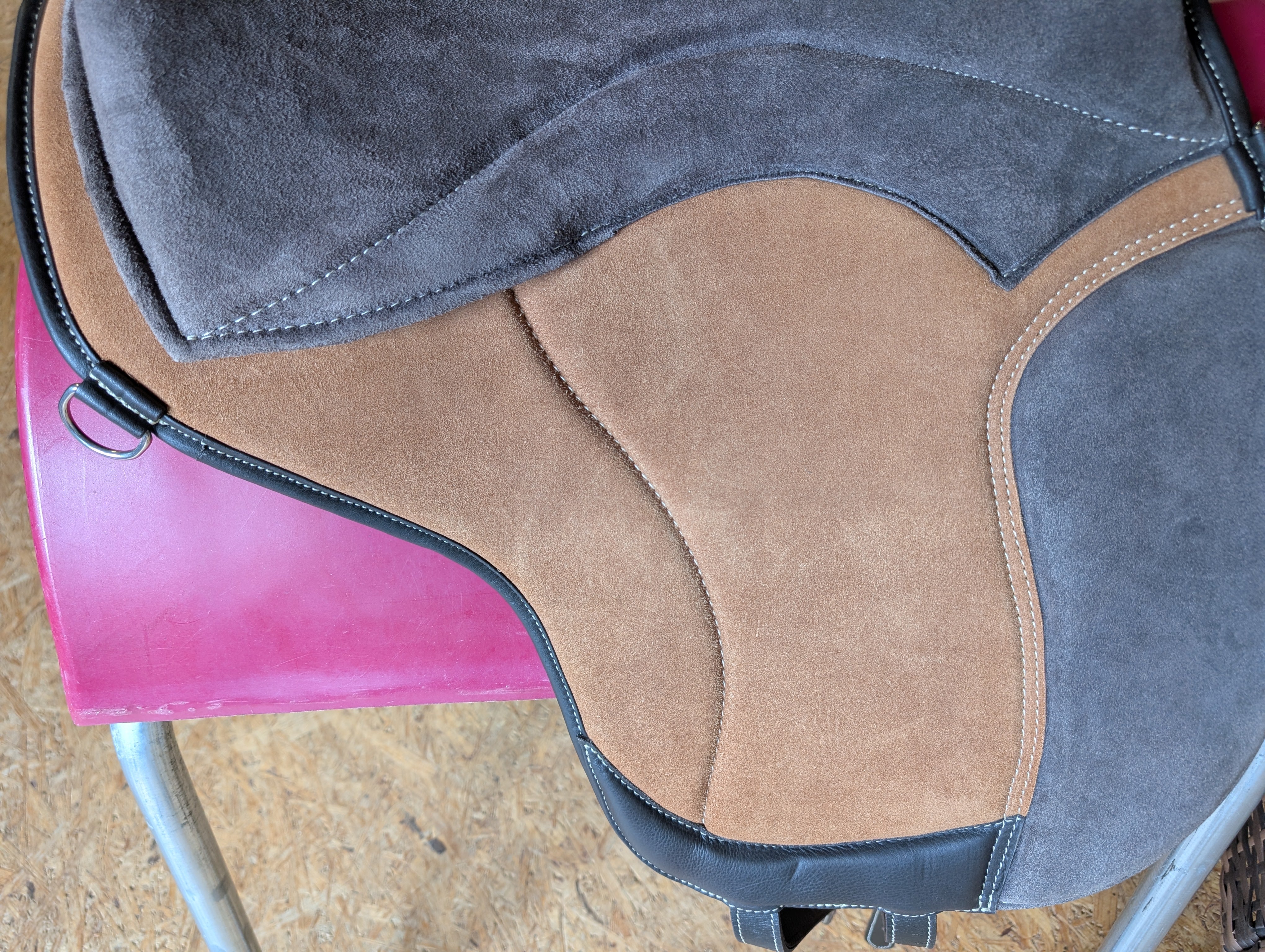 "ALIVIO IMPULSO" SUEDE dressage riding pad - WBS channel - SLIM felt cushion - knee blocks