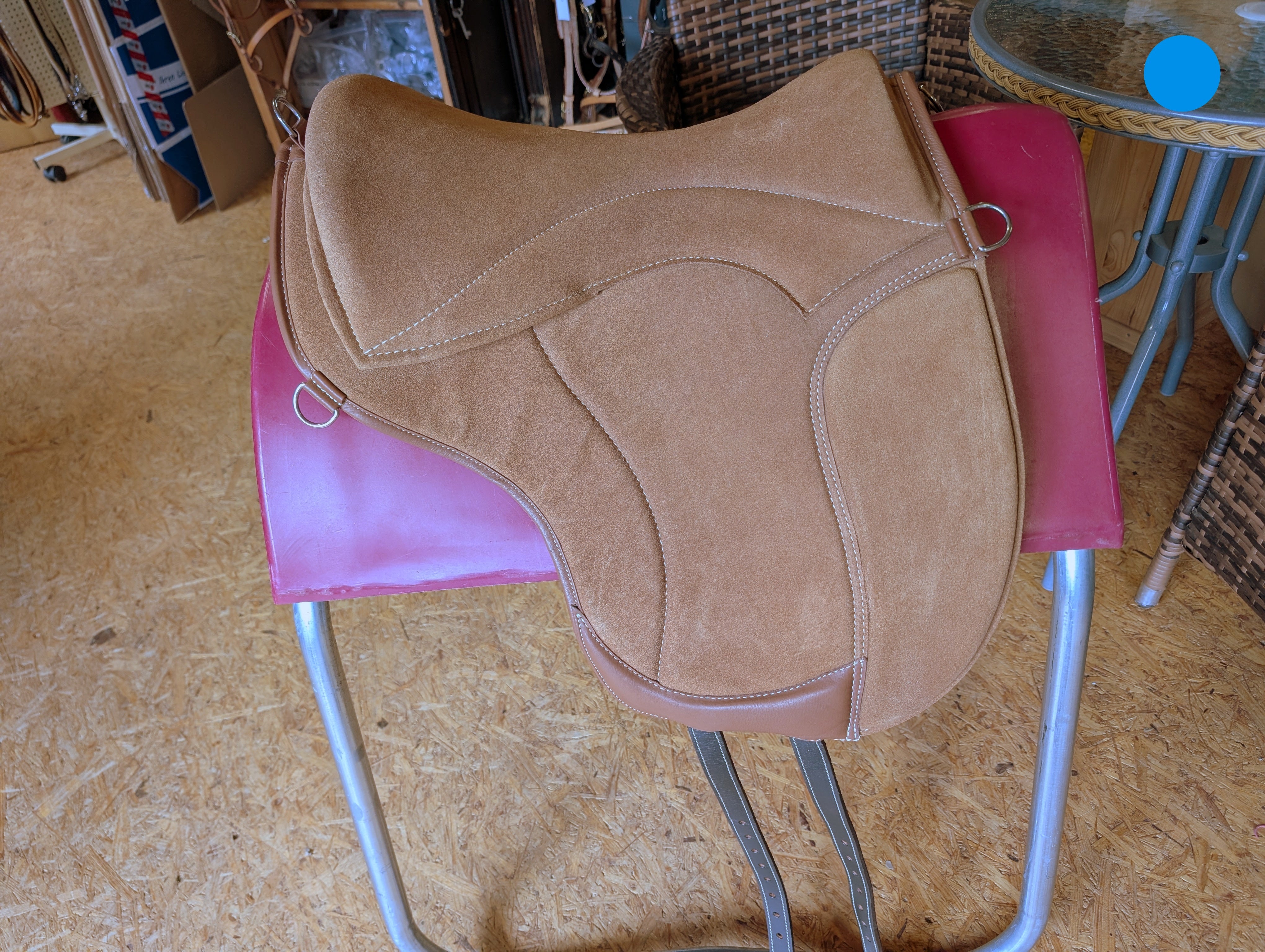 Tapis d'équitation de dressage "ALIVIO IMPULSO" SUEDE - Canal WBS - Coussin en feutre SLIM - Cales genoux