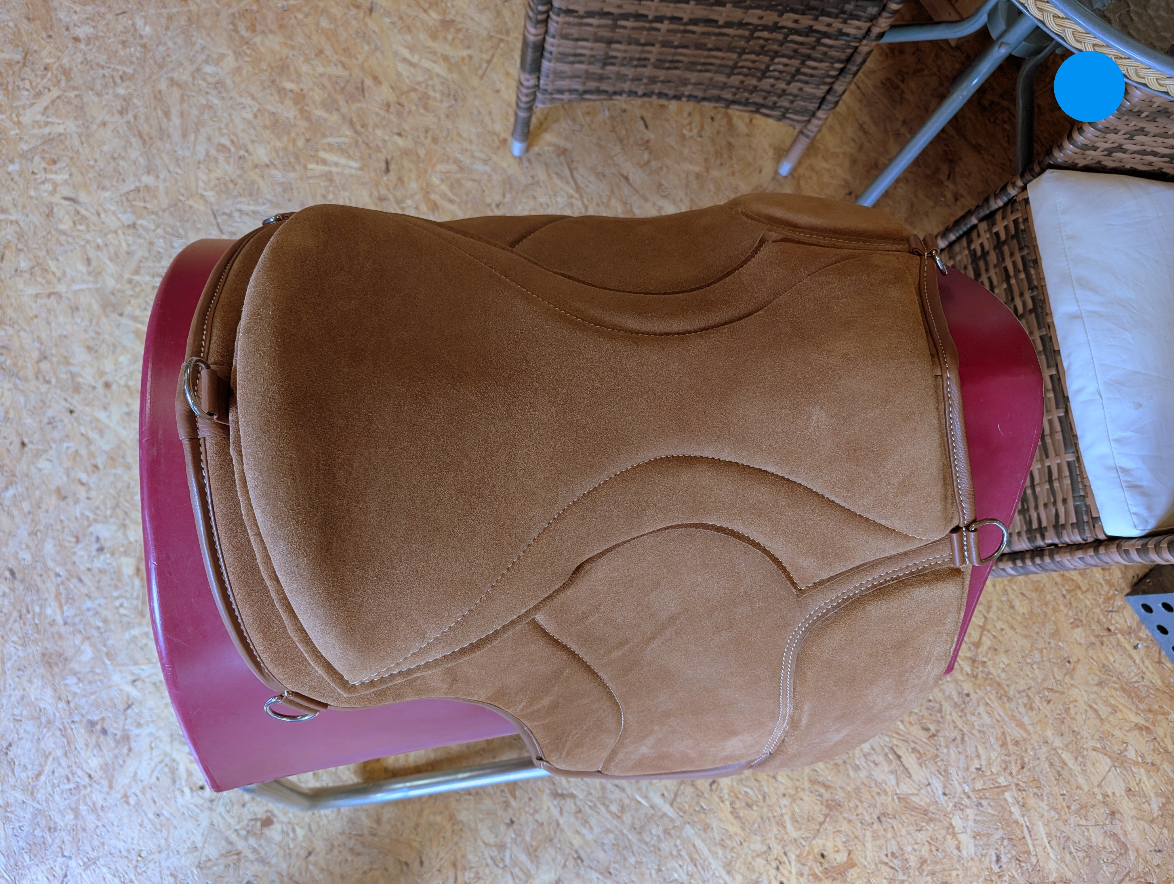 Tapis d'équitation de dressage "ALIVIO IMPULSO" SUEDE - Canal WBS - Coussin en feutre SLIM - Cales genoux