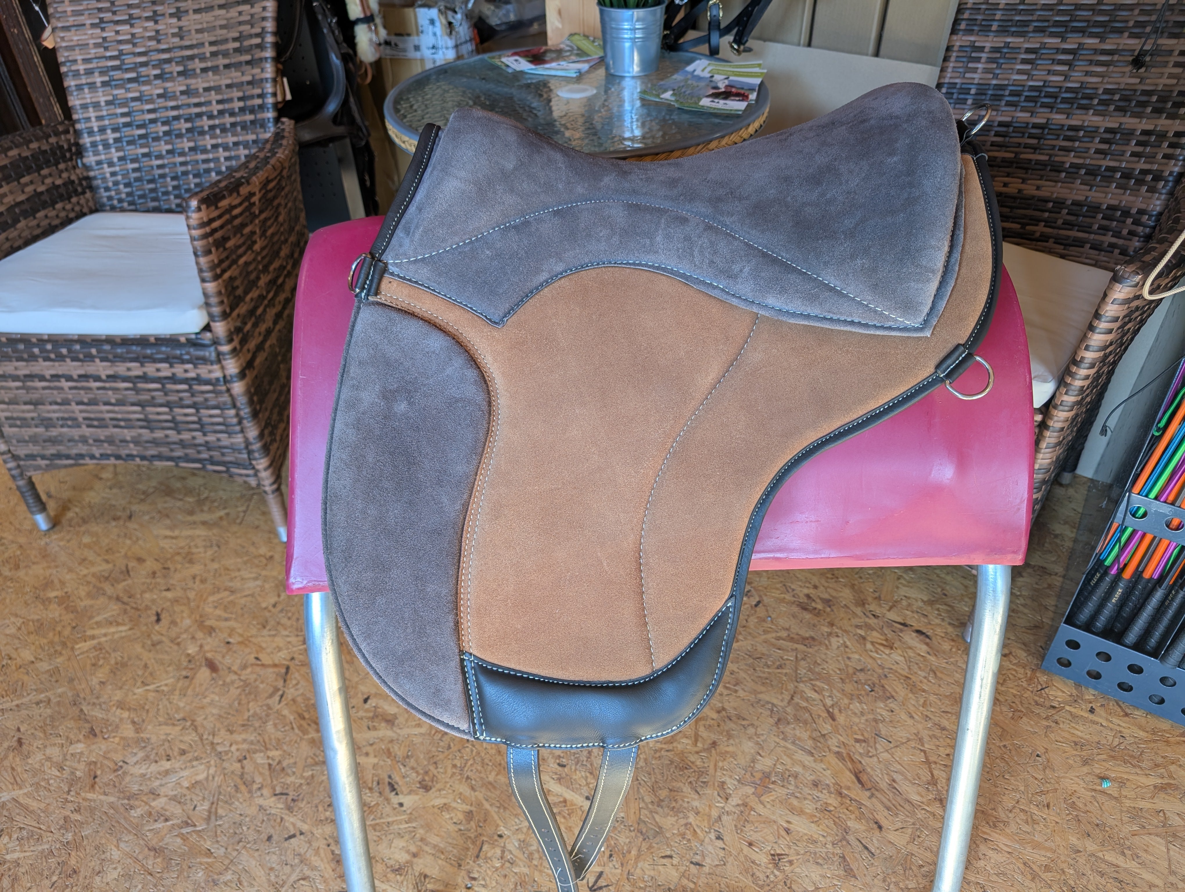 Einzelstück - "ALIVIO IMPULSO" WILDLEDER Dressur Reitpad - WBS Kanal - SLIM Filzkissen - Kniepauschen