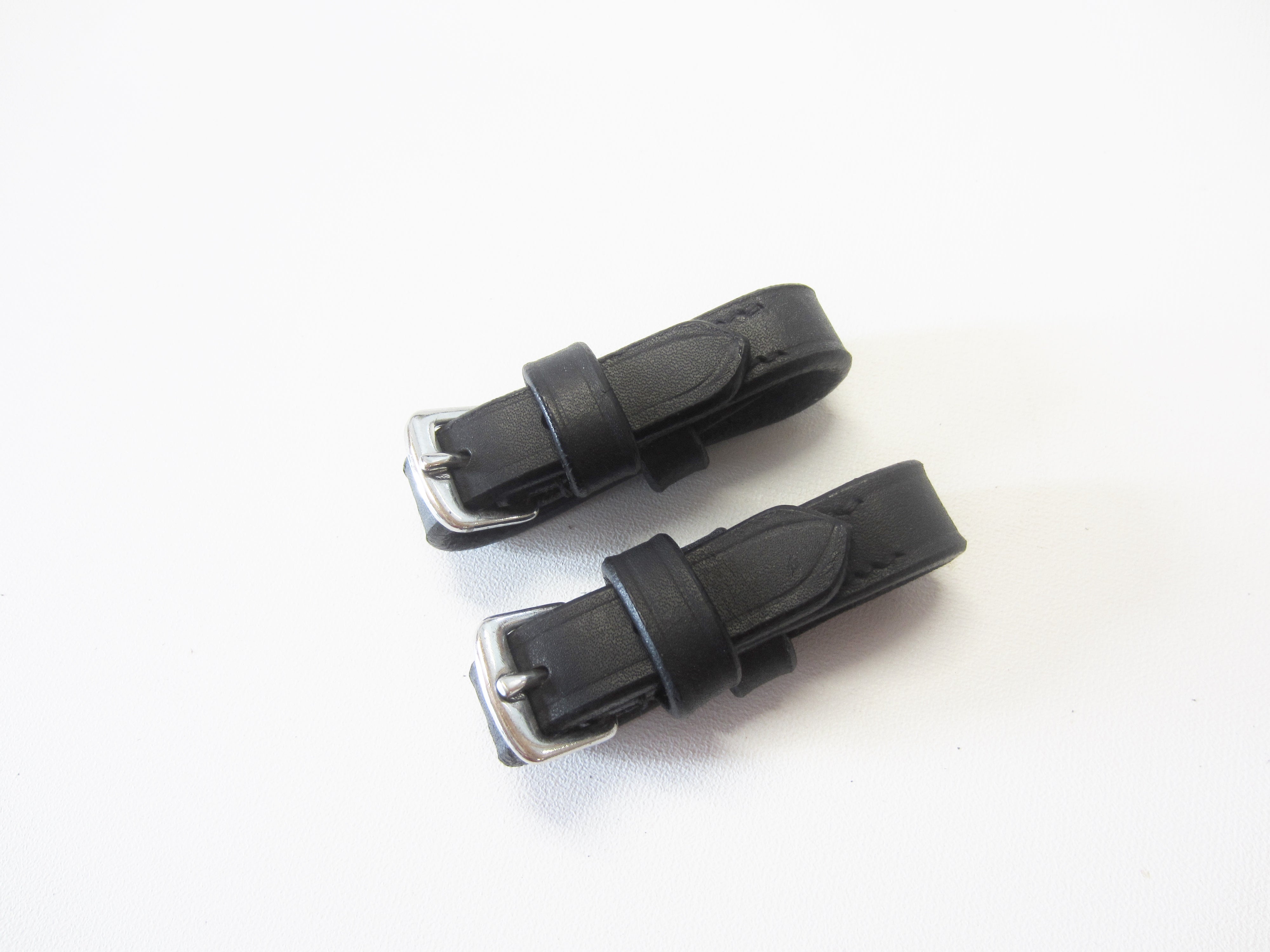 1 pair of classic bit straps for buckling onto a Cavecon or cavesson 