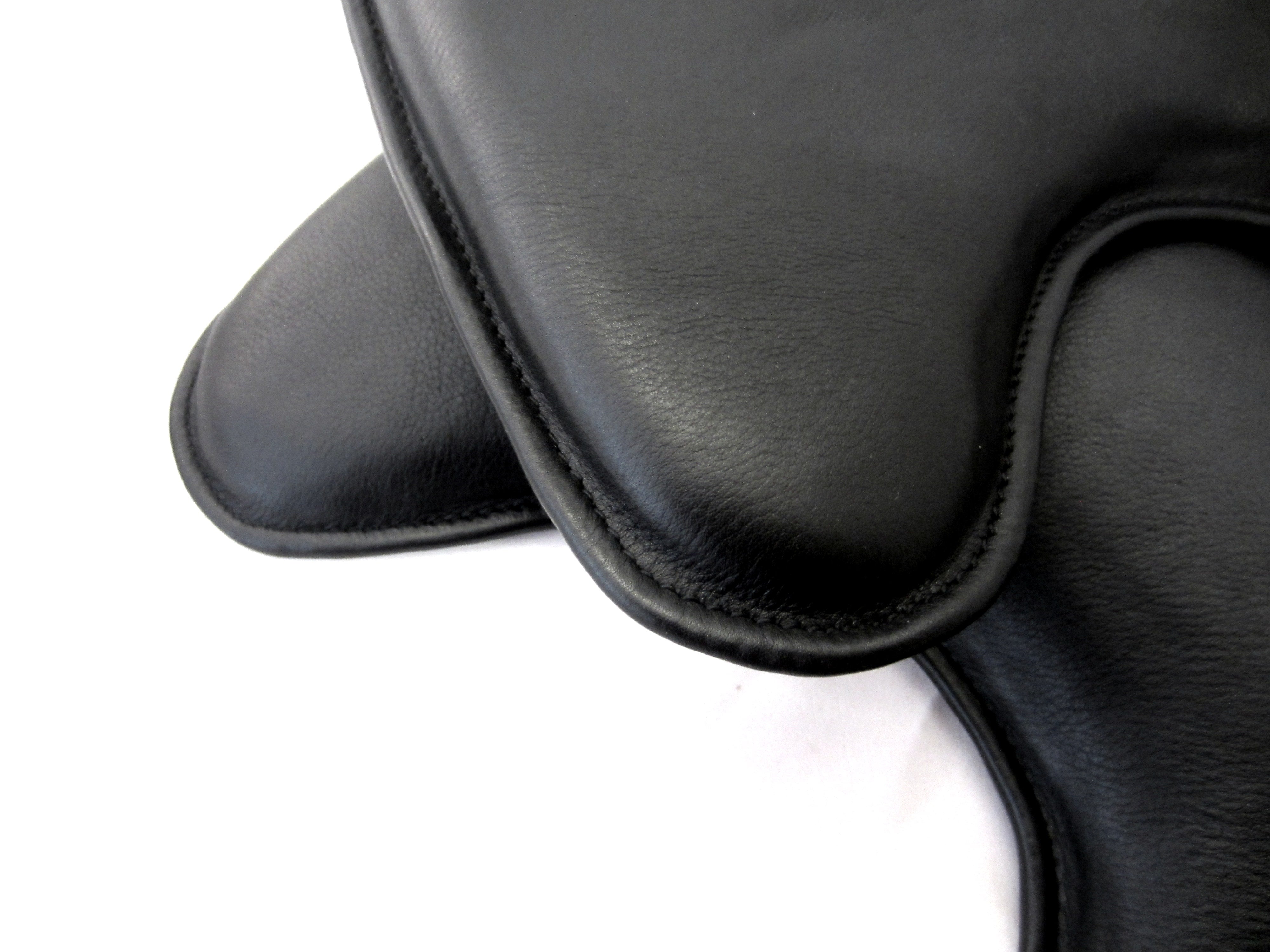 5-4-4 cm front raised Velcro cushion dressage form; Panels/saddle cushions